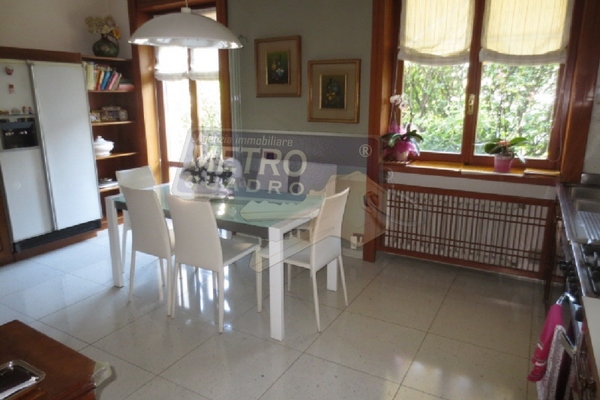 cucina abitabile - UNIFAM. AUTONOMA THIENE (VI) CENTRO